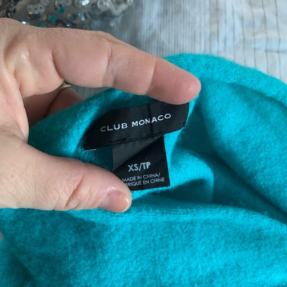 Club Monaco V- neck sweater size xs OVERSIZED - Picture 2 of 3